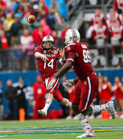 Connor Shaw roll-out pass