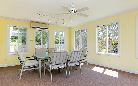 Sun Porch w/separate HVAC system