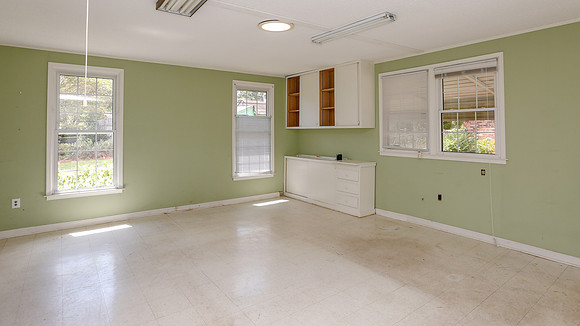 Enclosed garage w/separate HVAC system