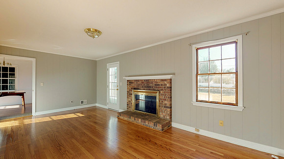 33 Garden Springs Rd_Wellman Realty-1