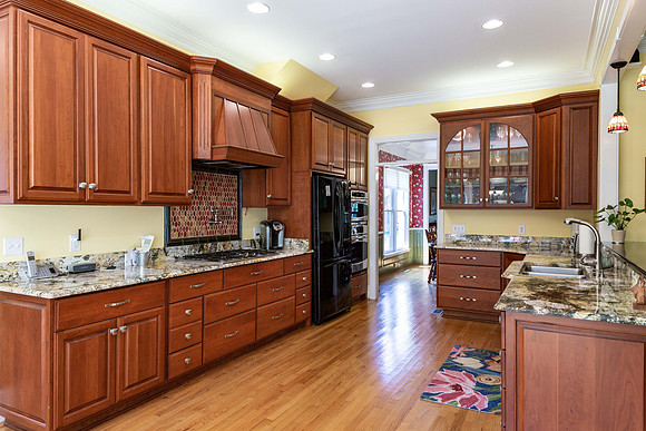 Large kitchen with walk-in Pantry