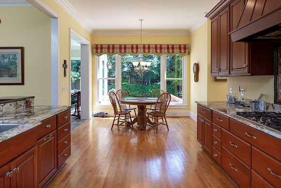 Large Updated Kitchen with Eat-in